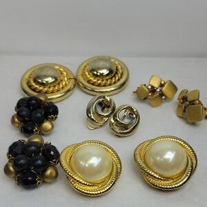Vintage Gold Tone Clip On Earrings
